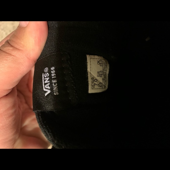 Vans - Picture 6 of 7